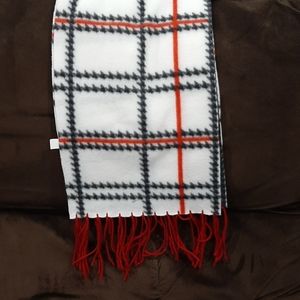 Scarf fleece  plaid 100% polyester nwt